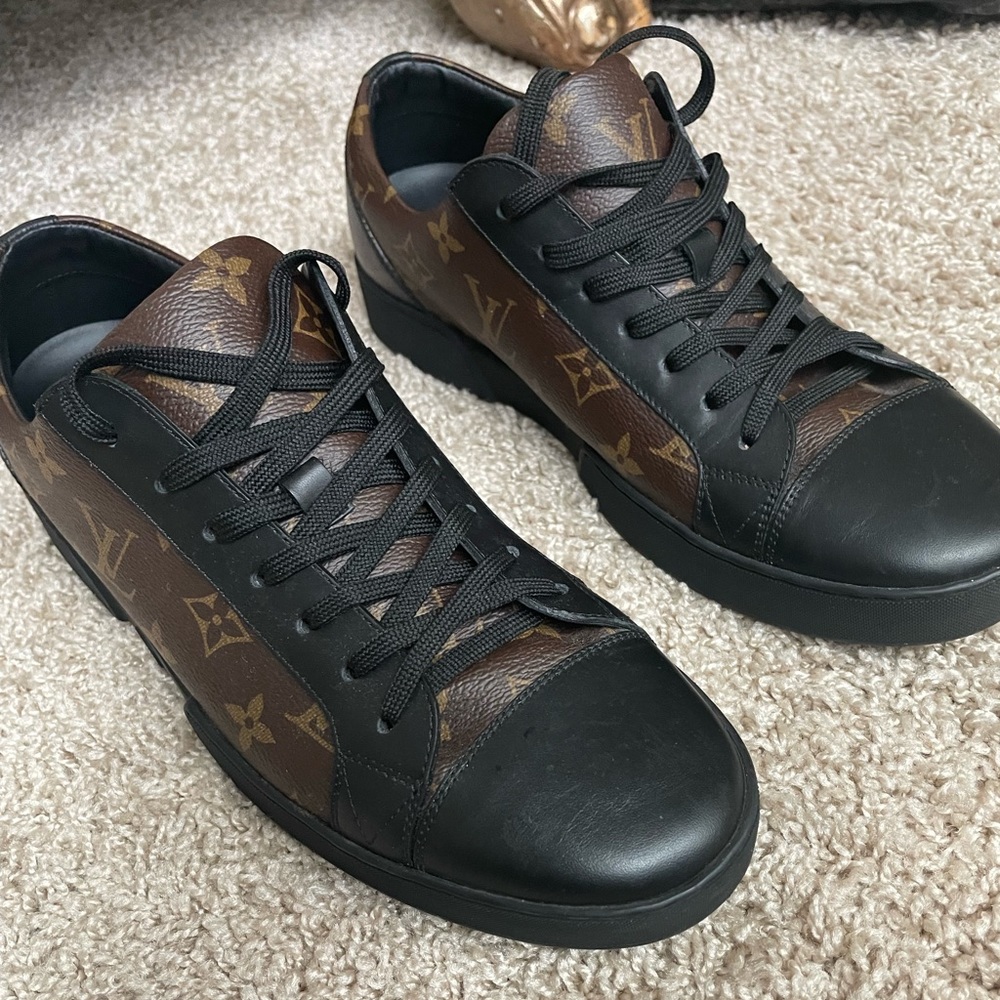 Authentic Louis Vuitton men shoe size 8